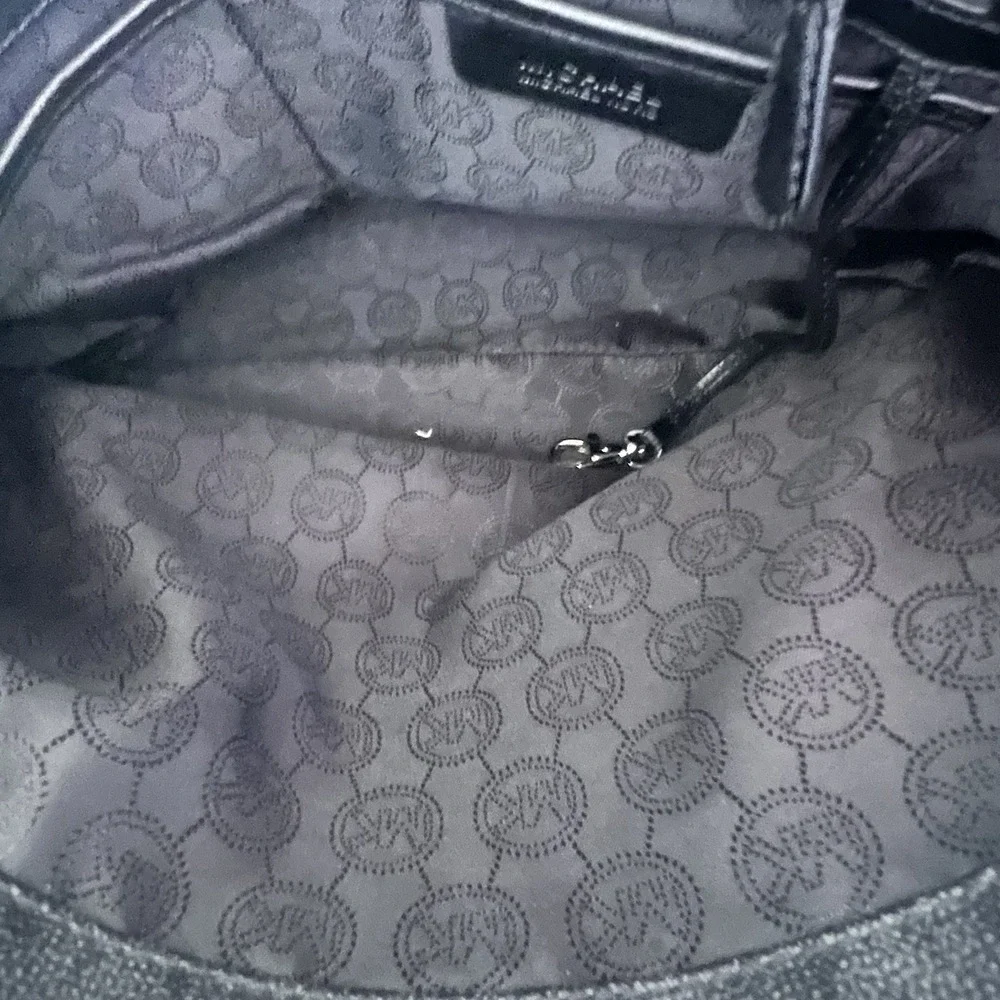 Michael Kors Black Signature Tote Shoulder Bag Purse with Matching Wallet